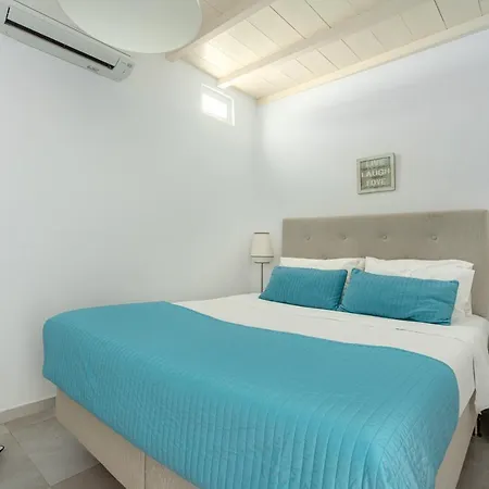 Corfos Blue Mykonos * أورنوس